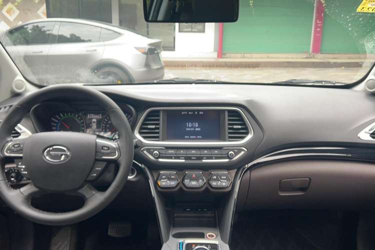 Used GAC Trumpchi GS4 New Energy 2019 1.5L PHEV Deluxe Edition Center Console