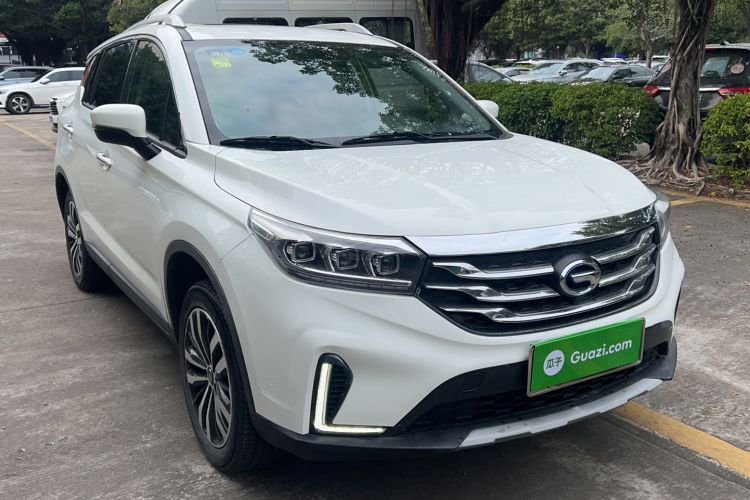 Used GAC Trumpchi GS4 New Energy 2019 1.5L PHEV Deluxe Edition Front Right 45 Deg