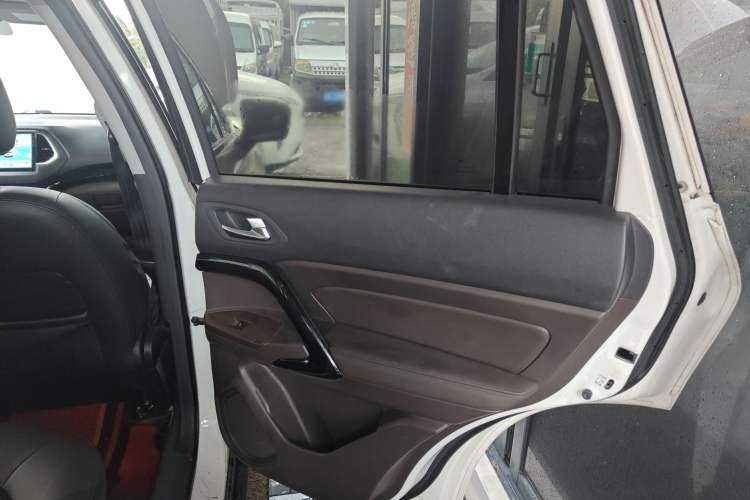 Used GAC Trumpchi GS4 New Energy 2019 1.5L PHEV Deluxe Edition Interior 6