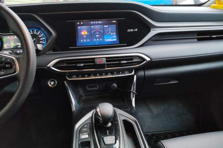 Used GAC Trumpchi GS4 New Energy 2020 1.5T PHEV Smart Enjoyment Version Audio And AC Panel