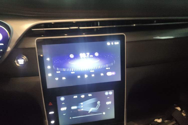 Used GAC Trumpchi GS4 PLUS 2022 270T Automatic Star Edition Audio And AC Panel