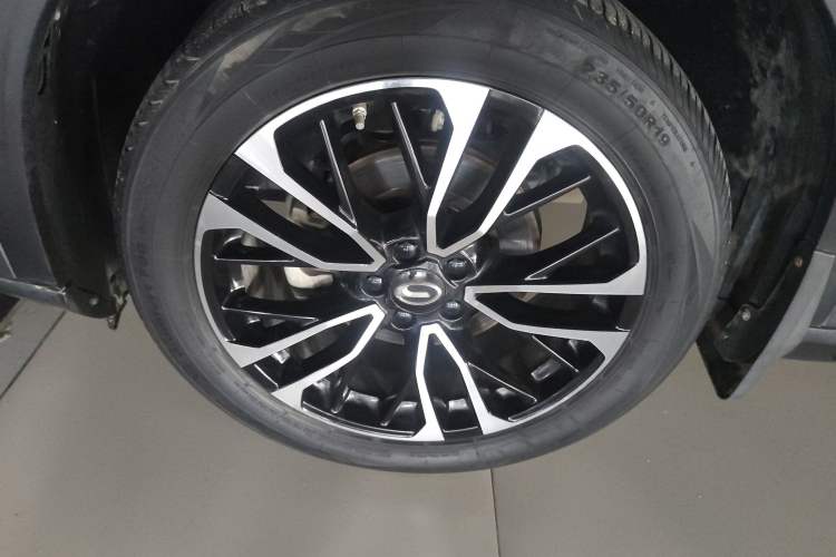 Used GAC Trumpchi GS4 PLUS 2022 270T Automatic Star Edition Left Front Wheel Hub