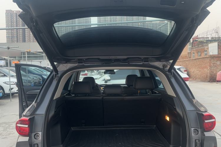 Used GAC Trumpchi GS4 PLUS 2021 270T Automatic Galaxy Edition Trunk