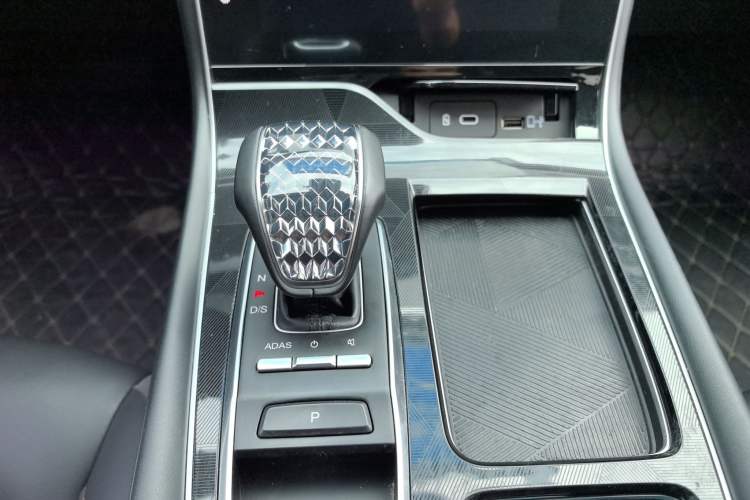 Used GAC Trumpchi GS4 PLUS 2022 270T Automatic Star Edition Gear Lever