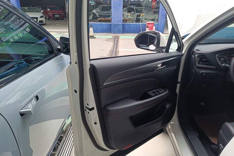 Used GAC Trumpchi GS4 PLUS 2023 390T Automatic Galaxy Edition Left Front Door Interior