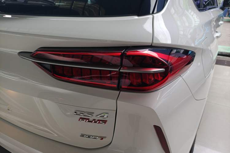 Used GAC Trumpchi GS4 PLUS 2023 390T Automatic Galaxy Edition Right Rear Taillight