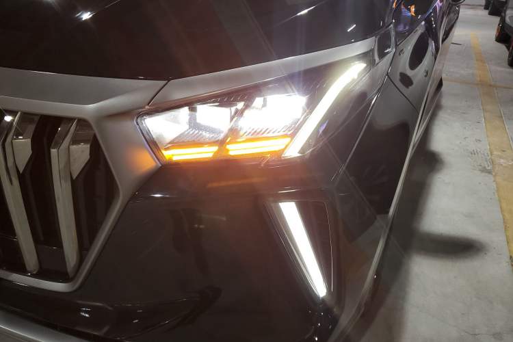 Used GAC Trumpchi GS4 PLUS 2021 270T Automatic Star Edition Left Front Headlight