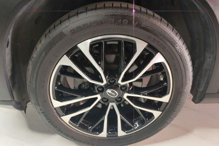 Used GAC Trumpchi GS4 PLUS 2021 390T Automatic Starry Edition Left Front Wheel Hub