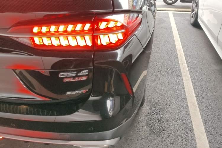 Used GAC Trumpchi GS4 PLUS 2021 390T Automatic Nebula Edition Right Rear Taillight