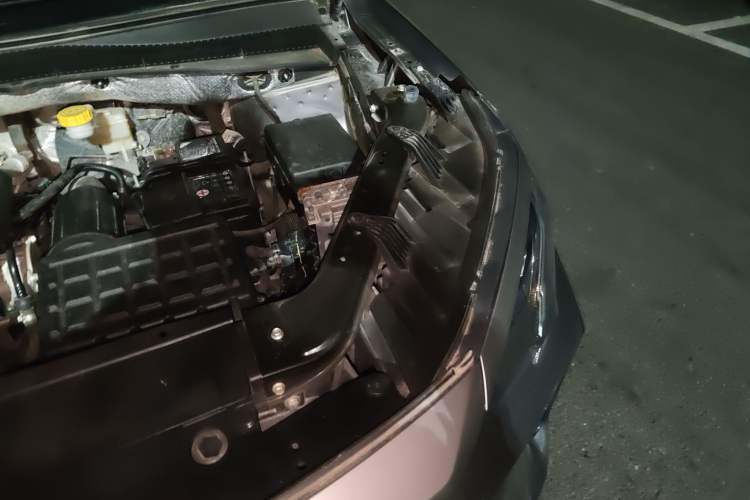 Used GAC Trumpchi GS4 PLUS 2021 270T Automatic Galaxy Edition Engine Bay Left