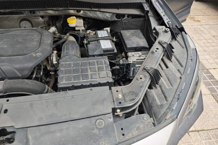 Used GAC Trumpchi GS4 PLUS 2021 270T Automatic Galaxy Edition Engine Bay Left