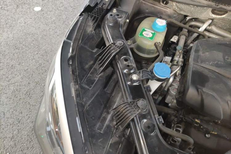 Used GAC Trumpchi GS4 PLUS 2021 270T Automatic Galaxy Edition Engine Bay Right