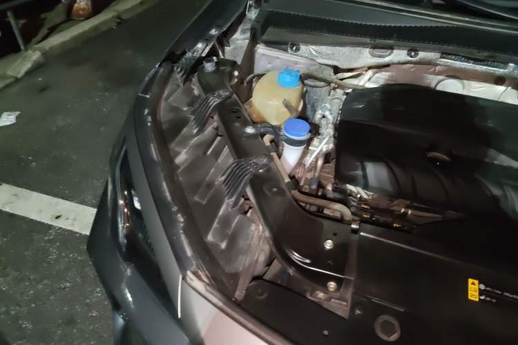 Used GAC Trumpchi GS4 PLUS 2021 270T Automatic Galaxy Edition Engine Bay Right