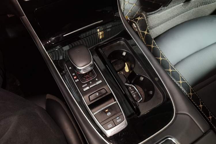 Used GAC Trumpchi GS4 PLUS 2021 270T Automatic Star Edition Gear Lever