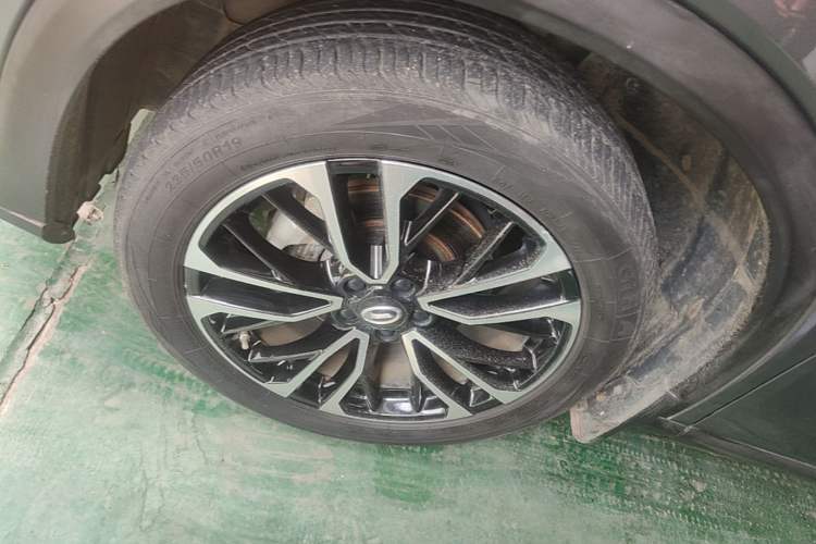 Used GAC Trumpchi GS4 PLUS 2021 270T Automatic Star Edition Left Front Wheel Hub