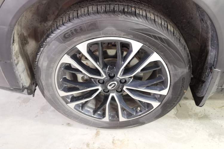 Used GAC Trumpchi GS4 PLUS 2021 270T Automatic Star Edition Left Front Wheel Hub
