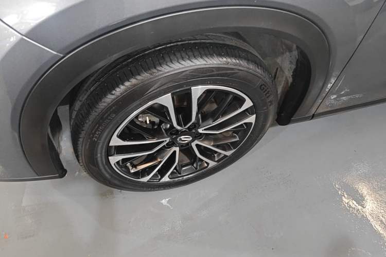 Used GAC Trumpchi GS4 PLUS 2021 270T Automatic Star Edition Left Front Wheel Hub