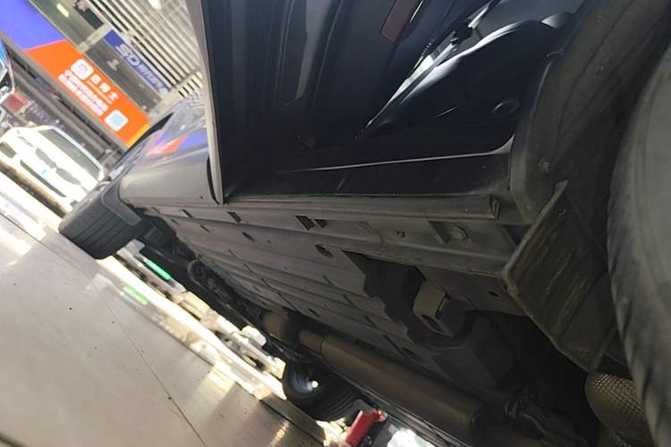 Used GAC Trumpchi GS4 PLUS 2021 390T Automatic Nebula Edition Left Side Sill