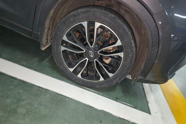 Used GAC Trumpchi GS4 PLUS 2021 270T Automatic Galaxy Edition Right Front Wheel Hub