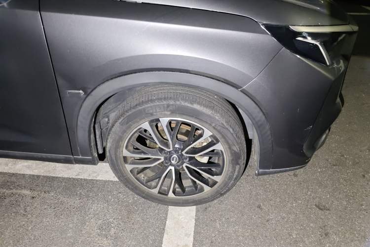 Used GAC Trumpchi GS4 PLUS 2021 270T Automatic Galaxy Edition Right Front Wheel Hub