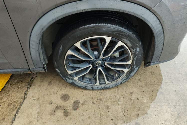 Used GAC Trumpchi GS4 PLUS 2021 390T Automatic Nebula Edition Right Front Wheel Hub