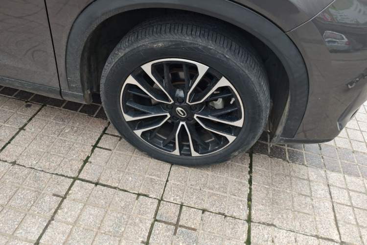 Used GAC Trumpchi GS4 PLUS 2021 270T Automatic Galaxy Edition Right Front Wheel Hub