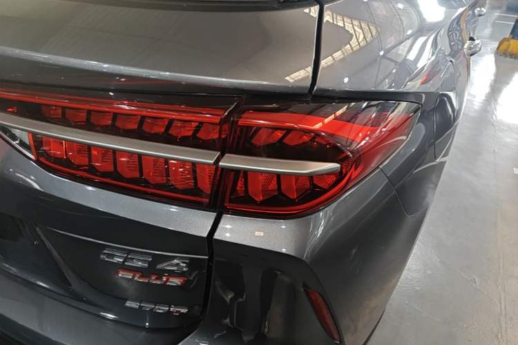 Used GAC Trumpchi GS4 PLUS 2021 270T Automatic Star Edition Right Rear Taillight