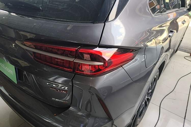 Used GAC Trumpchi GS4 PLUS 2021 390T Automatic Nebula Edition Right Rear Taillight