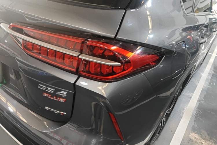 Used GAC Trumpchi GS4 PLUS 2021 270T Automatic Star Edition Right Rear Taillight
