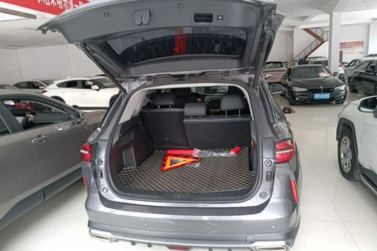 Used GAC Trumpchi GS4 PLUS 2021 390T Automatic Nebula Edition Trunk