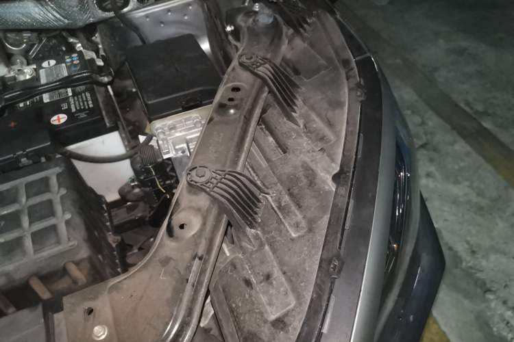 Used GAC Trumpchi GS4 PLUS 2021 270T Automatic Galaxy Edition Engine Bay Left