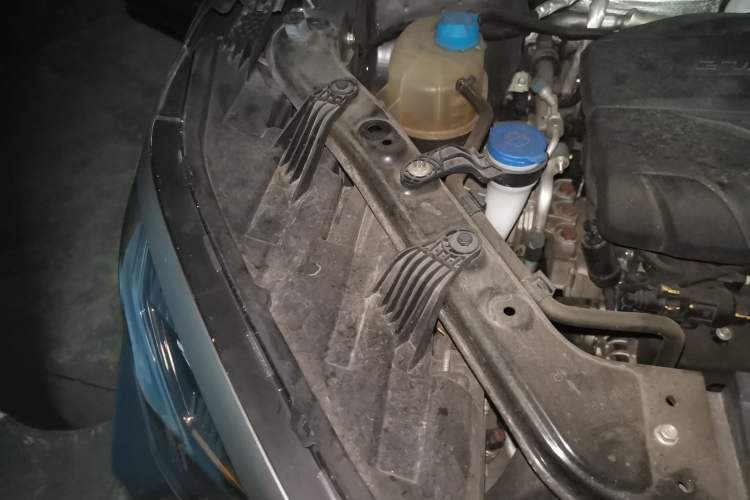 Used GAC Trumpchi GS4 PLUS 2021 270T Automatic Galaxy Edition Engine Bay Right