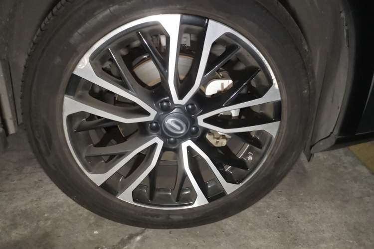 Used GAC Trumpchi GS4 PLUS 2021 270T Automatic Galaxy Edition Right Front Wheel Hub