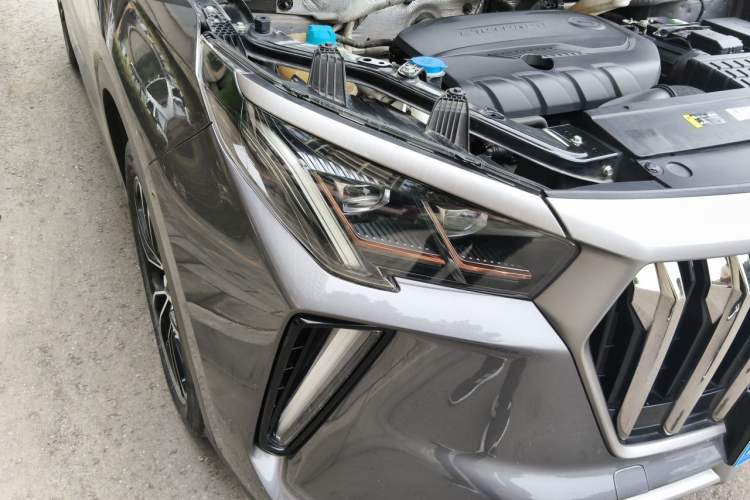 Used GAC Trumpchi GS4 PLUS 2021 270T Automatic Galaxy Edition Right Front Headlight