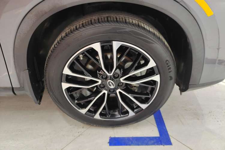 Used GAC Trumpchi GS4 PLUS 2021 270T Automatic Galaxy Edition Right Front Wheel Hub