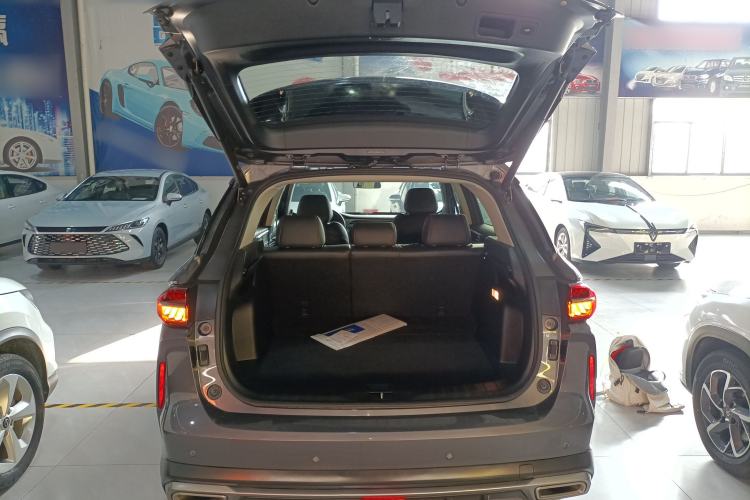 Used GAC Trumpchi GS4 PLUS 2021 390T Automatic Nebula Edition Trunk