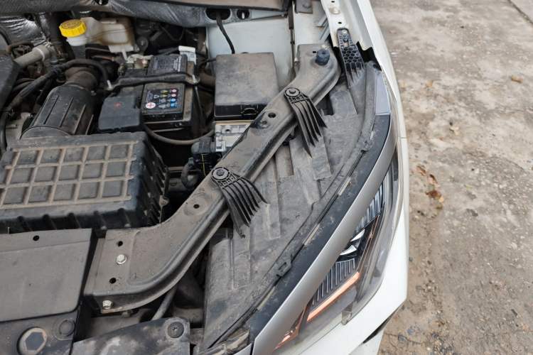 Used GAC Trumpchi GS4 PLUS 2021 270T Automatic Star Edition Engine Bay Left