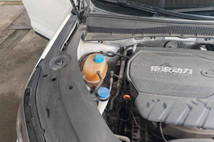 Used GAC Trumpchi GS4 PLUS 2021 390T Automatic Starry Edition Engine Bay Right