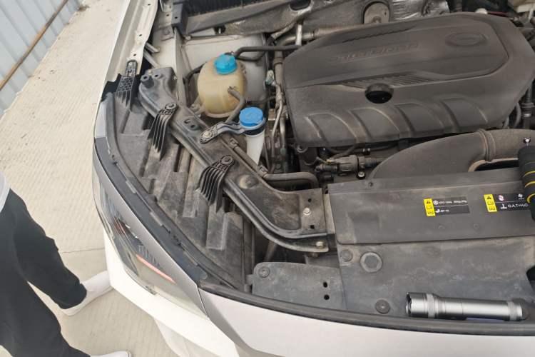 Used GAC Trumpchi GS4 PLUS 2021 270T Automatic Star Edition Engine Bay Right