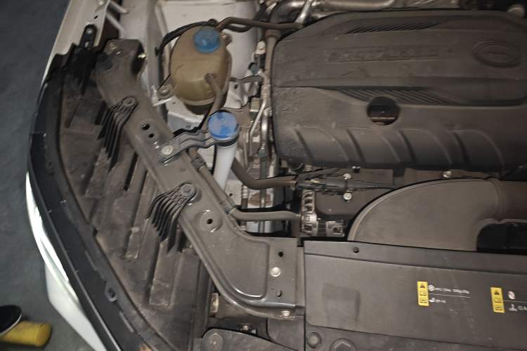 Used GAC Trumpchi GS4 PLUS 2021 270T Automatic Star Edition Engine Bay Right