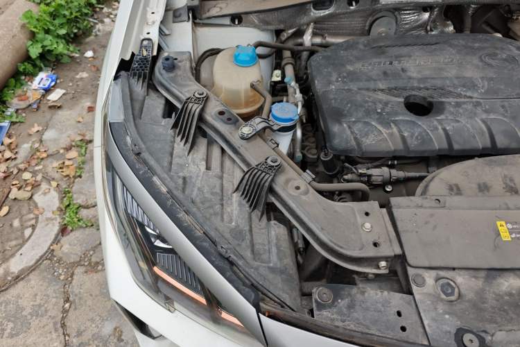 Used GAC Trumpchi GS4 PLUS 2021 270T Automatic Star Edition Engine Bay Right