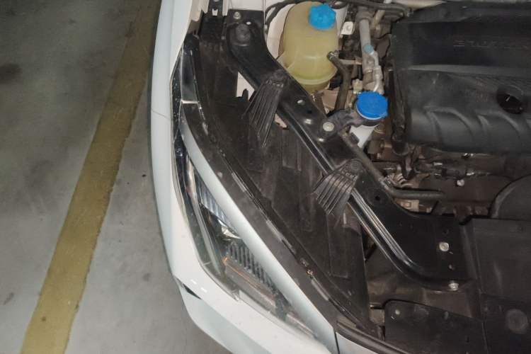 Used GAC Trumpchi GS4 PLUS 2021 270T Automatic Galaxy Edition Engine Bay Right