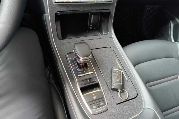 Used GAC Trumpchi GS4 PLUS 2021 390T Automatic Nebula Edition Gear Lever