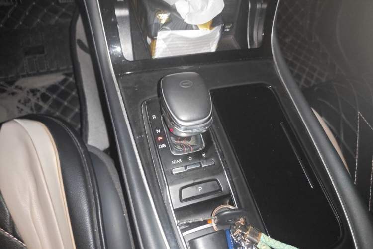 Used GAC Trumpchi GS4 PLUS 2021 390T Automatic Nebula Edition Gear Lever