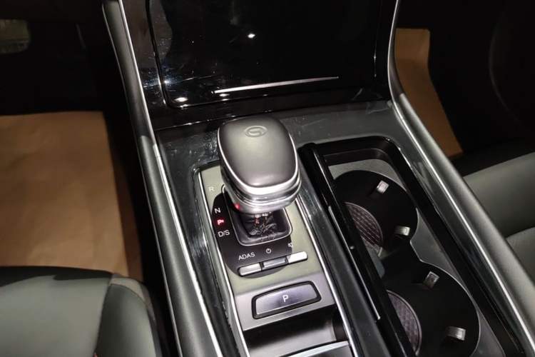 Used GAC Trumpchi GS4 PLUS 2021 270T Automatic Star Edition Gear Lever