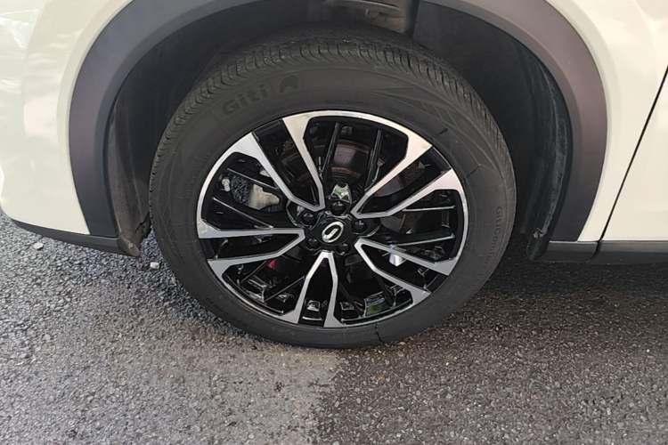 Used GAC Trumpchi GS4 PLUS 2021 270T Automatic Galaxy Edition Left Front Wheel Hub