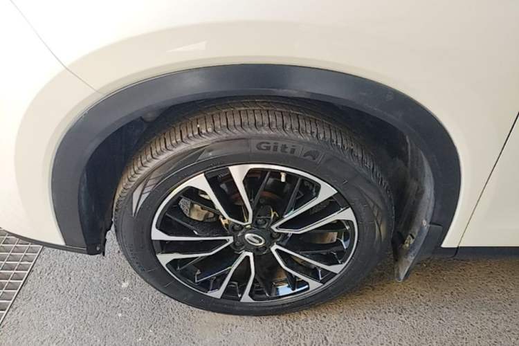 Used GAC Trumpchi GS4 PLUS 2021 270T Automatic Galaxy Edition Left Front Wheel Hub