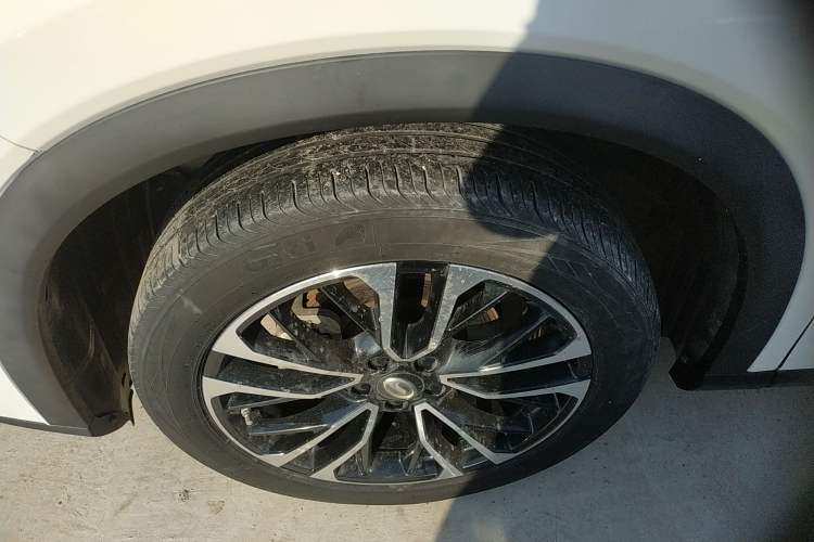 Used GAC Trumpchi GS4 PLUS 2021 270T Automatic Galaxy Edition Left Front Wheel Hub