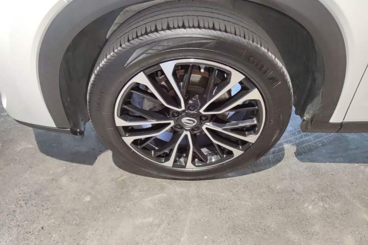 Used GAC Trumpchi GS4 PLUS 2021 270T Automatic Star Edition Left Front Wheel Hub