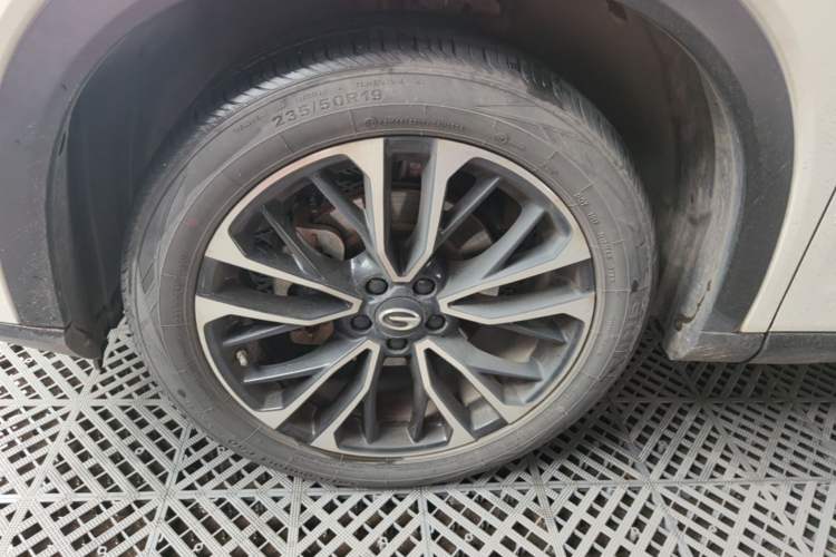 Used GAC Trumpchi GS4 PLUS 2021 270T Automatic Star Edition Left Front Wheel Hub